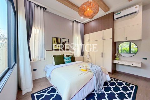 Casa de 3 dormitorios en Pattaya, Tailandia № 197764 - foto 20