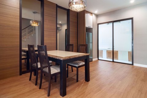 Haus in Suan Luang, Bangkok, Thailand 3 Schlafzimmer № 48097 - Foto 4
