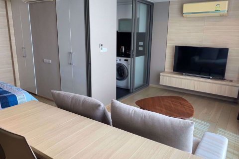 Condominio de 1 dormitorio en Bang Rak, Bangkok, Tailandia № 48100 - foto 3