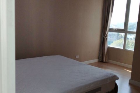 Condominio de 2 dormitorios en Phra Khanong, Bangkok, Tailandia № 63621 - foto 4