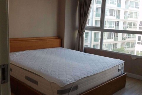 Condominio de 2 dormitorios en Phra Khanong, Bangkok, Tailandia № 63621 - foto 3