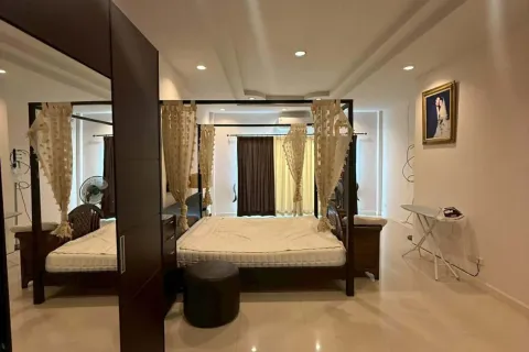 Chalet de 3 dormitorios en Hua Hin, Tailandia № 167307 - foto 6