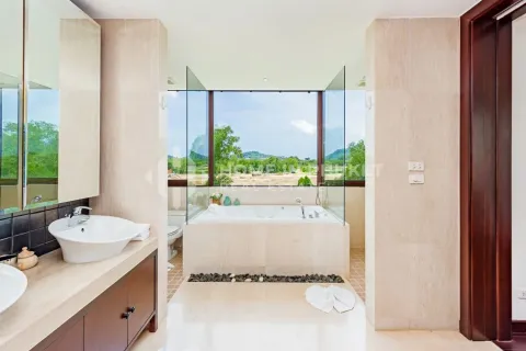 Condominio de 2 dormitorios en Phuket, Tailandia № 153920 - foto 4