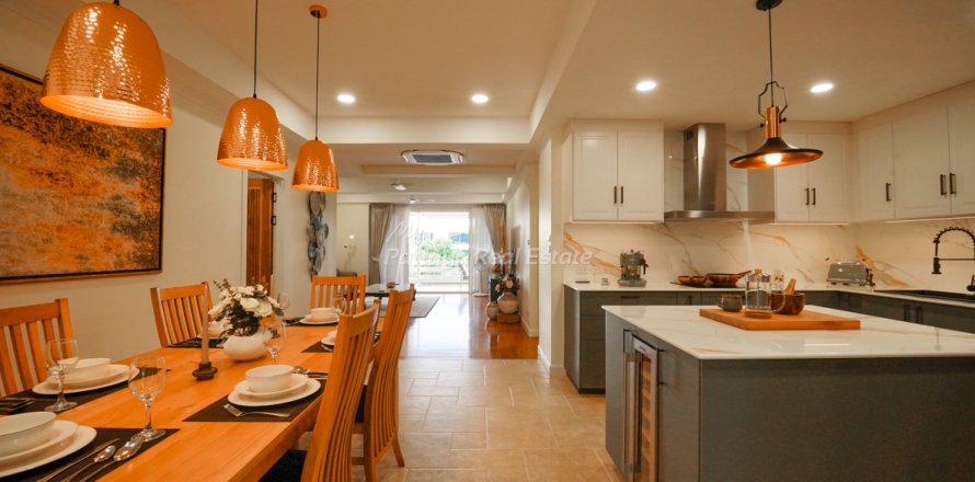 Condominio de 3 dormitorios en Bang Lamung, Tailandia № 152447