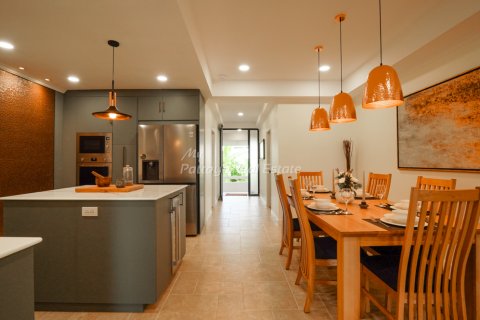 Condominio de 3 dormitorios en Bang Lamung, Tailandia № 152447 - foto 7