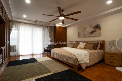 Condominio de 3 dormitorios en Bang Lamung, Tailandia № 152447 - foto 18