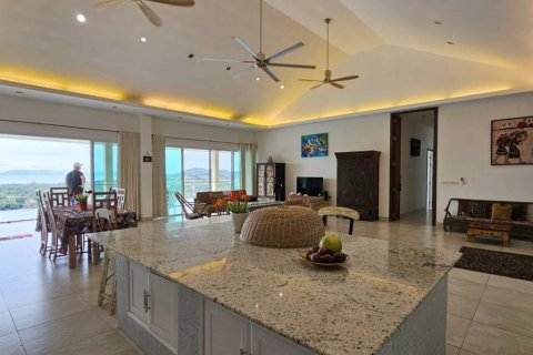 Chalet de 6 dormitorios en Phuket, Tailandia № 144653 - foto 9