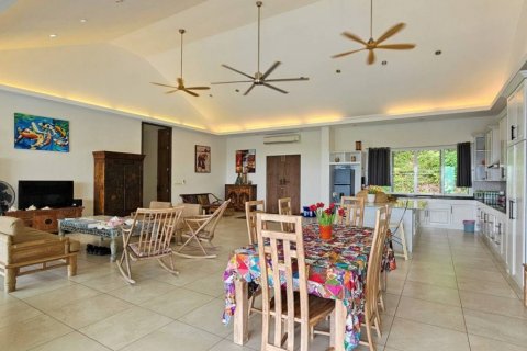 Chalet de 6 dormitorios en Phuket, Tailandia № 144653 - foto 3