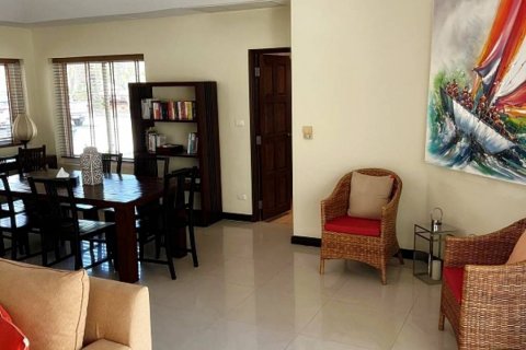 Chalet de 3 dormitorios en Kathu, Tailandia № 144652 - foto 2
