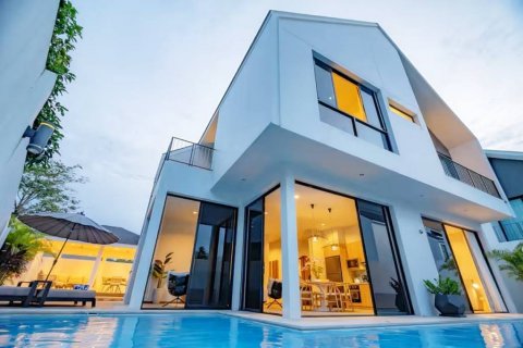 Chalet de 4 dormitorios en Phuket, Tailandia № 144655