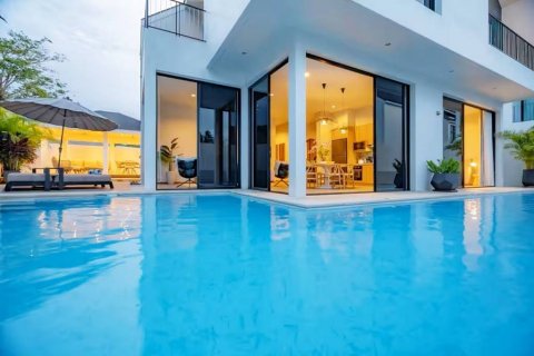Chalet de 4 dormitorios en Phuket, Tailandia № 144655 - foto 2