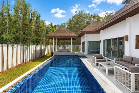 Haus in Phuket, Thailand 4 Schlafzimmer № 68491