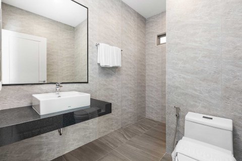 Haus in Phuket, Thailand 4 Schlafzimmer № 68491 - Foto 10