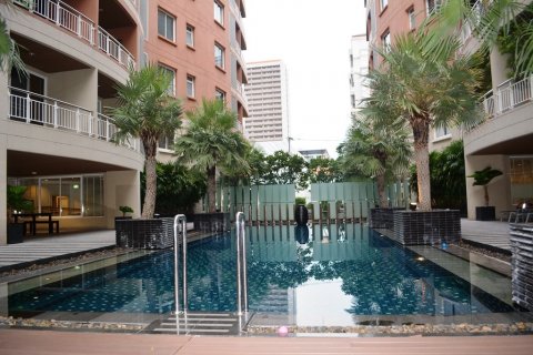 Condo in Bangkok, Thailand, 2 bedrooms  № 68490 - photo 19