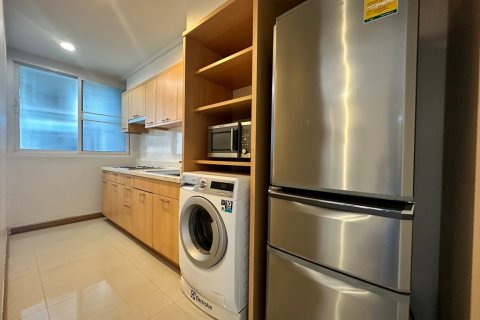 Condo in Bangkok, Thailand, 2 bedrooms  № 68490 - photo 5