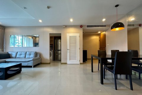 Condo in Bangkok, Thailand, 2 bedrooms  № 68490 - photo 4