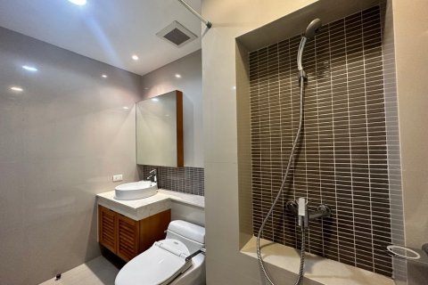 Condo in Bangkok, Thailand, 2 bedrooms  № 68490 - photo 15