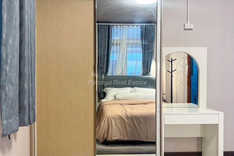 House in Bang Lamung, Thailand 6 bedrooms № 171307 - photo 7
