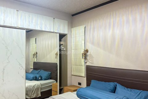 House in Bang Lamung, Thailand 6 bedrooms № 171307 - photo 9