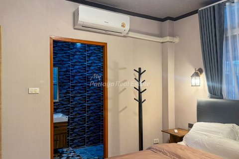 House in Bang Lamung, Thailand 6 bedrooms № 171307 - photo 5