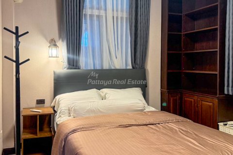 House in Bang Lamung, Thailand 6 bedrooms № 171307 - photo 4