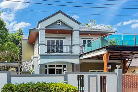 House in Bang Lamung, Thailand 6 bedrooms № 171307