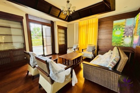 Casa de 6 dormitorios en Chiang Mai, Tailandia № 171308 - foto 11