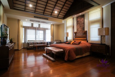 Casa de 6 dormitorios en Chiang Mai, Tailandia № 171308 - foto 25
