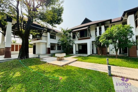 Casa de 6 dormitorios en Chiang Mai, Tailandia № 171308 - foto 2
