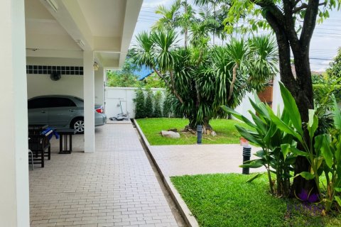 Casa de 6 dormitorios en Chiang Mai, Tailandia № 171308 - foto 6