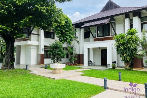 Casa de 6 dormitorios en Chiang Mai, Tailandia № 171308 - foto 4