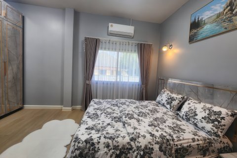 Chalet de 3 dormitorios en Pattaya, Tailandia № 159914 - foto 14