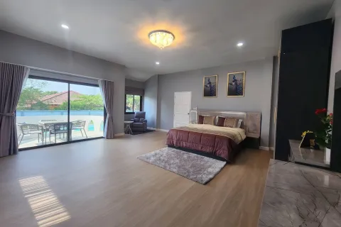 Chalet de 3 dormitorios en Pattaya, Tailandia № 159914 - foto 25