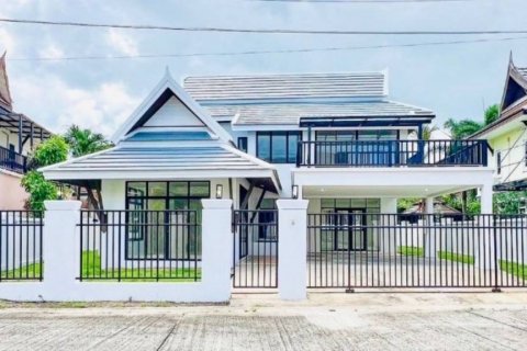 Casa de 3 dormitorios en Phuket, Tailandia № 120208