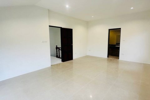 Casa de 3 dormitorios en Phuket, Tailandia № 120208 - foto 4