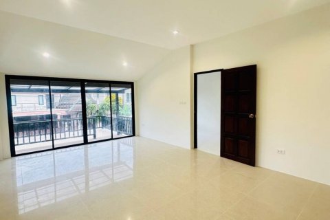 Casa de 3 dormitorios en Phuket, Tailandia № 120208 - foto 5