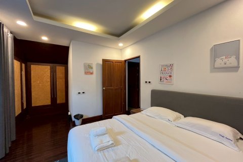 Chalet de 3 dormitorios en Pattaya, Tailandia № 173907 - foto 14