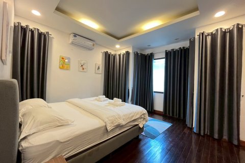 Chalet de 3 dormitorios en Pattaya, Tailandia № 173907 - foto 17