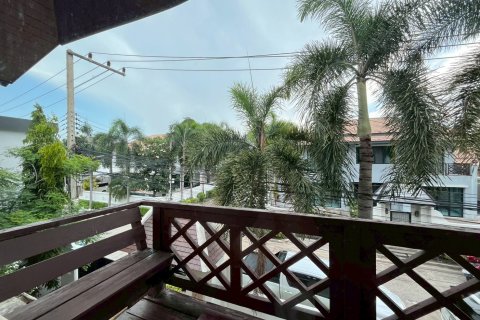 Chalet de 3 dormitorios en Pattaya, Tailandia № 173907 - foto 20