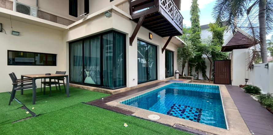 Chalet de 3 dormitorios en Pattaya, Tailandia № 173907