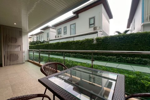 Apartamento de 5 habitaciones en Pattaya, Tailandia № 173906 - foto 10