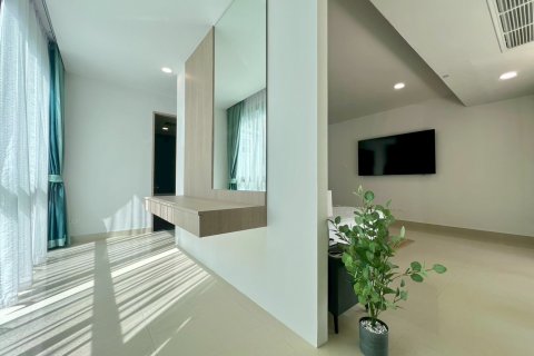Apartamento de 5 habitaciones en Pattaya, Tailandia № 173906 - foto 21