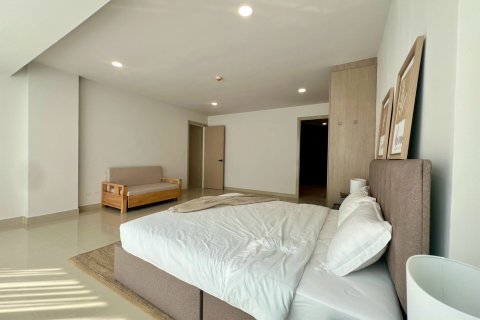 Apartamento de 5 habitaciones en Pattaya, Tailandia № 173906 - foto 23