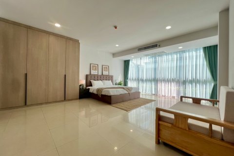 Apartamento de 5 habitaciones en Pattaya, Tailandia № 173906 - foto 7