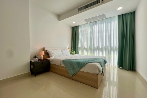 Apartamento de 5 habitaciones en Pattaya, Tailandia № 173906 - foto 16