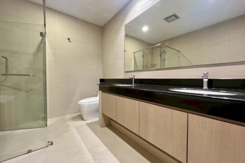 Apartamento de 5 habitaciones en Pattaya, Tailandia № 173906 - foto 11