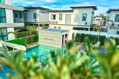 Apartamento de 5 habitaciones en Pattaya, Tailandia № 173906 - foto 27
