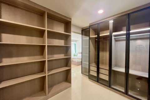 Apartamento de 5 habitaciones en Pattaya, Tailandia № 173906 - foto 8