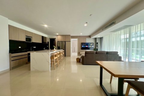 Apartamento de 5 habitaciones en Pattaya, Tailandia № 173906 - foto 2