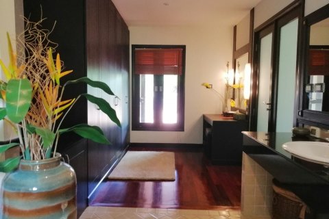 Casa de 4 dormitorios en Bang Tao, Tailandia № 3726 - foto 15